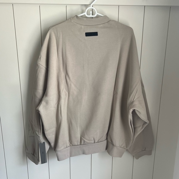 NWT Fear of God Essentials Core Crewneck in Silver Cloud - Picture 2 of 12